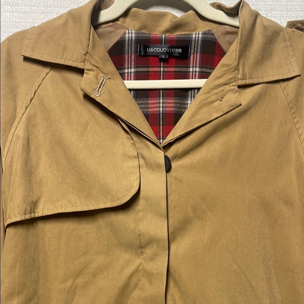 HAODUOYI Tan Trench Coat with Classic Collar and Plaid Lining
